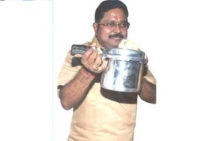11 தொகுதிகளில் களம் இறங்கும் அமமுகவக்கு மீண்டும் குக்கர்; தேர்தல் கமிஷன் சின்னம் ஒதுக்கீடு