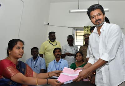 விஜய்க்கு ரூ.645 கோடிக்கு சொத்து, 5 கார்கள், ஒரு மொபட்; வேட்பு மனுவில் வெளியானது சொத்து விவரம் 