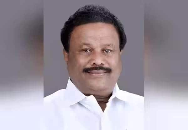 கூட்டணி கட்சித் தலைவர்கள் பெயரை கூறமுடியாமல் திணறிய திண்டுக்கல் சீனிவாசன்! 