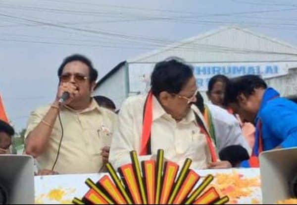 வேனில் ஏறாதே; கீழே இறங்கு: சர்ச்சையில் சிக்கிய துரைமுருகன்