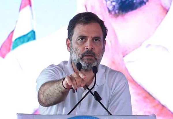 காங்.,கில் ரூ.5 கோடி வரை சீட் விற்பனை: வேட்பாளர் பட்டியலை கிழித்தெறிந்த ராகுல்