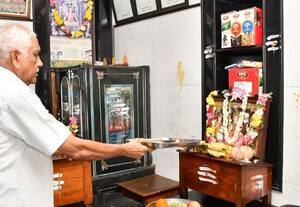  புதிய நிதியாண்டில் புதுக்கணக்கு துவக்கம்