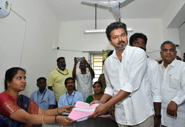 திருத்தப்பட்ட பிரமாண பத்திரம் நாளை தாக்கல்: தவெக 