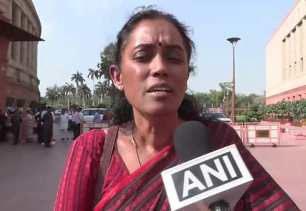 அனுபவம் இல்லாதவர்களுக்கு வாய்ப்பு: காங்., வேட்பாளர் பட்டியல் குறித்து ஜோதிமணி அதிருப்தி