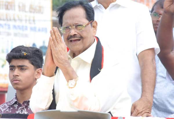  தலை சுமையாய் கத்திரிக்காய் விற்றவன் நான் : அமைச்சர் துரைமுருகன் உருக்கம்