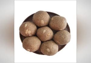  மாலை நேர ஸ்நாக்ஸ் ரவா வாழைப்பழ லட்டு