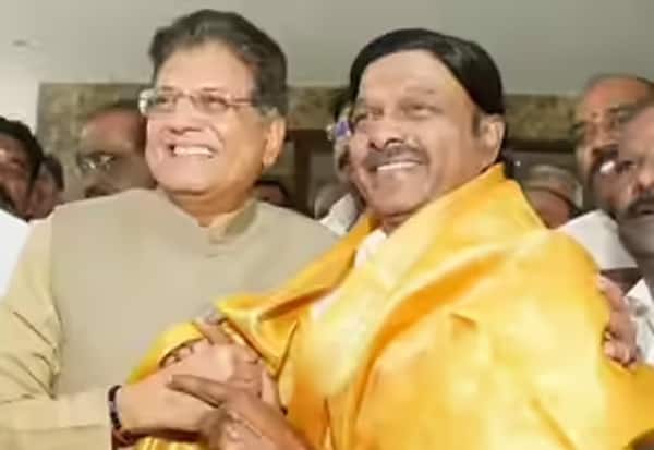  கொடுத்த ஒரு தொகுதியை திருப்பி தந்த சண்முகம்