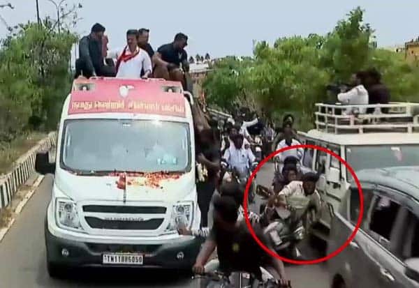 புதுச்சேரியில் விஜய் ரோடு ஷோ!