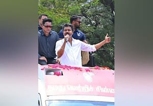  தமிழகத்தை போலவே புதுச்சேரியிலும் ரகசிய கூட்டணி வைத்துள்ளனர்: த.வெ.க., தலைவர் விஜய்  விமர்சனம்