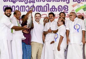  சிறுபான்மையினரை தாக்கும் நபர்களுடன் முதல்வர் பினராயி கூட்டு