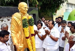  காங்., வேட்பாளரை மாற்ற காந்தி சிலையிடம் முறையீடு