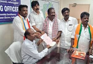 உளுந்துார்பேட்டை தொகுதி அ.தி.மு.க., வேட்பாளர் மனு தாக்கல்