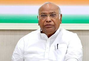  குஜராத் மக்களிடம் மன்னிப்பு கேட்டார் கார்கே