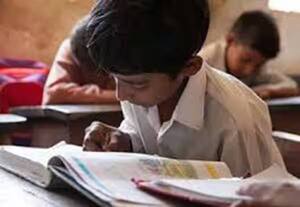  8ம் வகுப்பு சமூக அறிவியல் பாடத்தால் சர்ச்சை: மத்திய கவுன்சில் பாட தயாரிப்பு குழு மாற்றம்