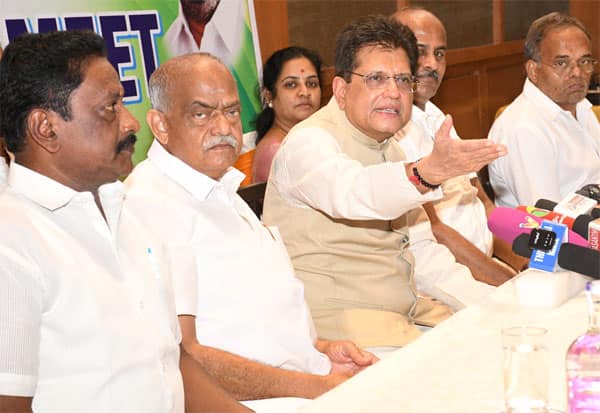 உதயநிதி முதல்வர் ஆக மாட்டார் என அறிவிக்க முடியுமா? ஸ்டாலினுக்கு பியூஷ் கோயல் சவால்