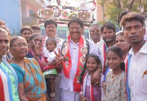  அ.தி.மு.க., வேட்பாளர் கந்தன் வீடு வீடாக சென்று பிரசாரம்