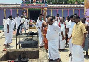  தே.மு.தி.க., வேட்பாளருக்காக கோவிலில் சூறை தேங்காய் உடைத்த தி.மு.க., எம்.பி.