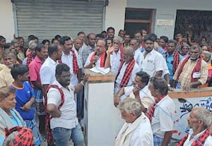  உத்திரமேரூர் தி.மு.க., வேட்பாளர் வீதி வீதியாக ஓட்டு சேகரிப்பு