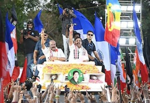  காலில் விழுவது தமிழர்களின் பண்பு: அ.தி.மு.க., பொதுச்செயலர் பழனிசாமி வெளிப்படை