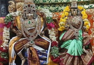  பரமக்குடி ஈஸ்வரன், மீனாட்சி கோயில்களில் பிரம்மோற்ஸவம் ஏப்.19ல் துவங்குகிறது