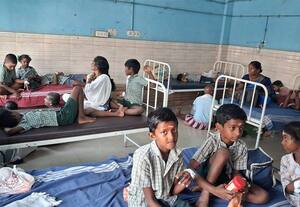  காலாவதியான சாக்லெட் சாப்பிட்ட 14 மாணவ, மாணவிகள் 'அட்மிட்' :கள்ளக்குறிச்சி அருகே பரபரப்பு