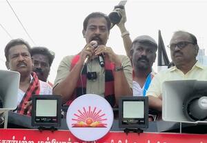 சிறை சென்றவர் எம்.எல்.ஏ., சீனிவாசன்-;  தி.மு.க.,வேட்பாளர்  காட்டம்
