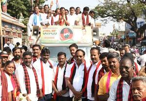  கடலுார் காங்., வேட்பாளர் வீதி வீதியாக பிரசாரம் 