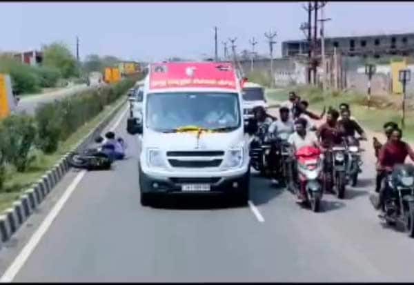 கரூர் மாடலுக்கே திரும்புகிறாரா விஜய்; காலை 9:00 மணி முதலே காத்திருந்த தொண்டர்கள் ஏமாற்றம்
