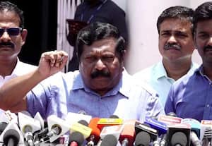 ஸ்டாலின் பிரசாரத்தில் அரசு அதிகாரிகள்: தேர்தல் கமிஷனில் அதிமுக புகார்