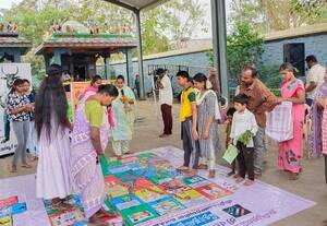  பரமபத விளையாட்டு வாயிலாக பக்தர்களிடம் தேர்தல் விழிப்புணர்வு