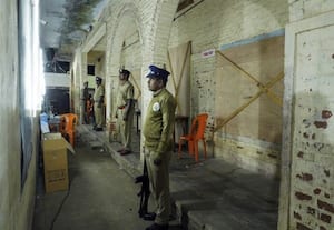  ஓட்டுப்பதிவு இயந்திரங்களுக்கு பலத்த போலீஸ் பாதுகாப்பு
