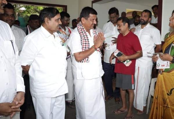  துடியலுாரில் போக்குவரத்து பிரச்னைக்கு தீர்வு அ.தி.மு.க., வேட்பாளர் அருண்குமார் உறுதி