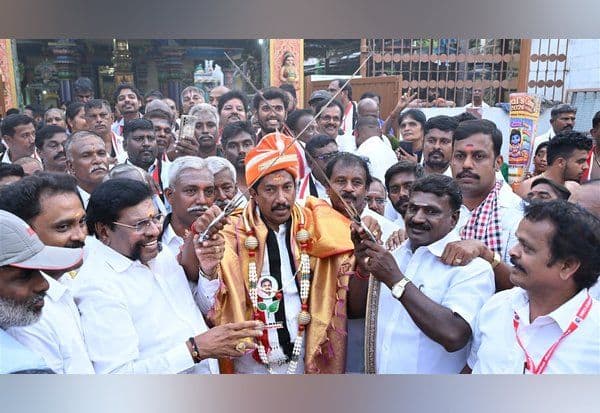  போட்டித் தேர்வு மாணவர்களுக்கு பயிற்சி மையம்
