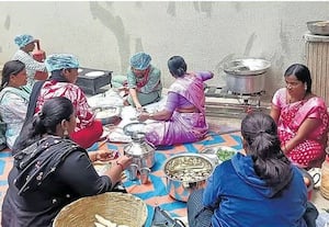  பெண்களுக்கு வாழ்வளித்த சோள ரொட்டி