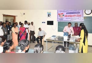  முதல் முறை வாக்காளர்களுக்கு மாதிரி ஓட்டுப்பதிவு நடத்தி விழிப்புணர்வு