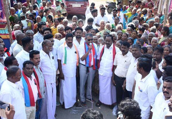  பொதுமக்களிடம் மனுக்களை பெற அலுவலகம் அமைக்காதவர் எம்.எல்.ஏ., வி.சி., வேட்பாளர் வன்னி அரசு குற்றசாட்டு