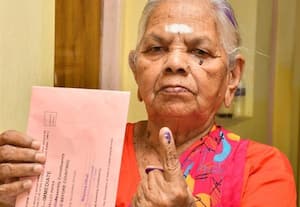  முதியோர், மாற்றுத்திறனாளிகள் வீடு தேடி ஓட்டுப்பதிவு துவங்கியது