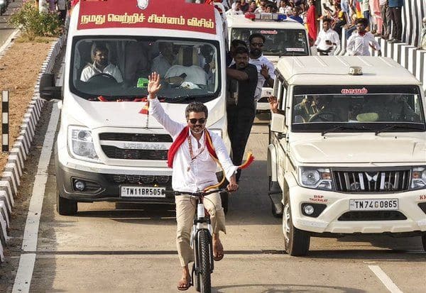 த.வெ.க., ஆட்சியில் லஞ்சம் இருக்காது; அரசு திட்டங்கள் வீடு தேடி வரும்: விஜய் பேச்சு
