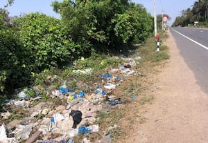  சாலையோரம் கொட்டப்படும் கழிவுகளால் சுகாதார சீர்கேடு