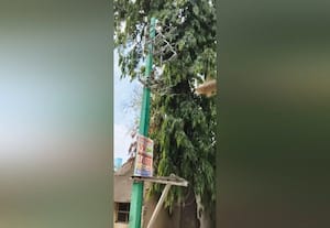  திருத்தணியில் மின்மாற்றி பொருத்துவதில் மின்வாரிய அதிகாரிகள் அலட்சியம்