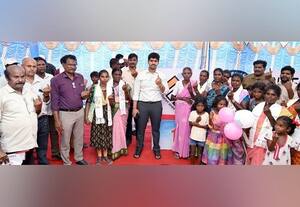 100 சதவீத ஓட்டுப்பதிவை வலியுறுத்தி பழங்குடியின மக்களிடம் விழிப்புணர்வு