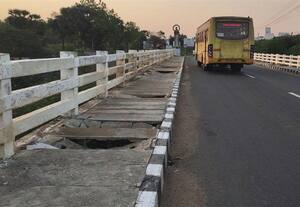  ஆறே மாதங்களில் பெயர்ந்த ஆற்றுப் பால நடைபாதை