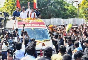  படித்த இளைஞர்களுக்கு வேலை வாய்ப்பு த.வெ.க., வேட்பாளர் டாக்டர் பிரபு