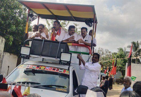 நுாறு நாள் வேலை திட்டத்திற்கான பணத்தை தராமல் தடுத்தவர் மோடி: மயிலம் தே.மு.தி.க., வேட்பாளர் குற்றச்சாட்டு