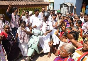  மீண்டும் மானிய விலையில் மகளிருக்கு ஸ்கூட்டர்; வேட்பாளர் சம்பத் உறுதி