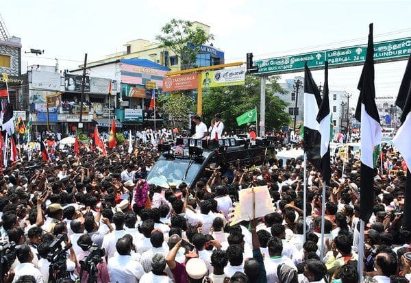 தி.மு.க., அரசின் திட்டங்கள் தொடர உதயசூரியனுக்கு ஓட்டு போடுங்கள்: விழுப்புரத்தில் உதயநிதி பிரசாரம்
