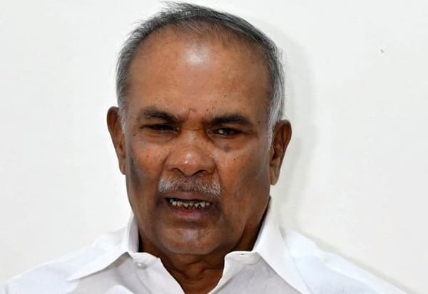  'அவை குறிப்பிலிருந்து நீக்க முடியாது' ; சபாநாயகரை கலாய்த்த இளைஞர்கள்