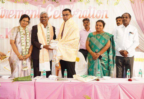  பள்ளி கல்வி உதவி திட்ட அலுவவலர் பணி நிறைவு பாராட்டு விழா