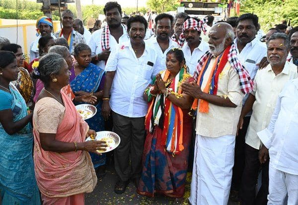 அ.தி.மு.க., ஆட்சிக்கு வந்தால் முத்தான திட்டங்கள் வந்து சேரும்: வேட்பாளர் விஜயா சுரேஷ்பாபு உறுதி