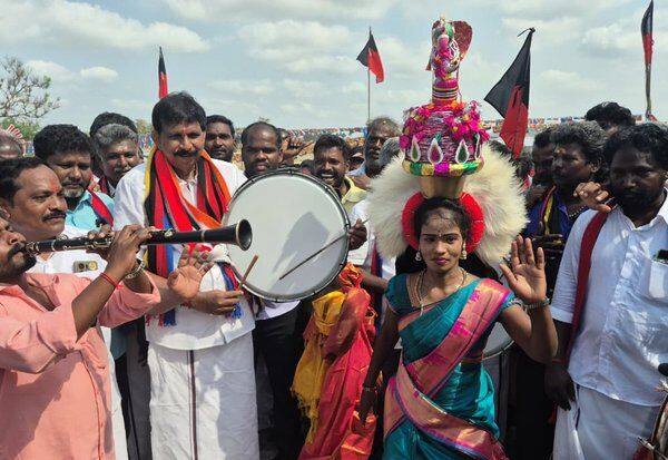  தமிழக திட்டங்களை பார்த்து பிற மாநிலங்கள் பின்பற்றுகிறது: தி.மு.க., வேட்பாளர் வசந்தவேல் பேச்சு